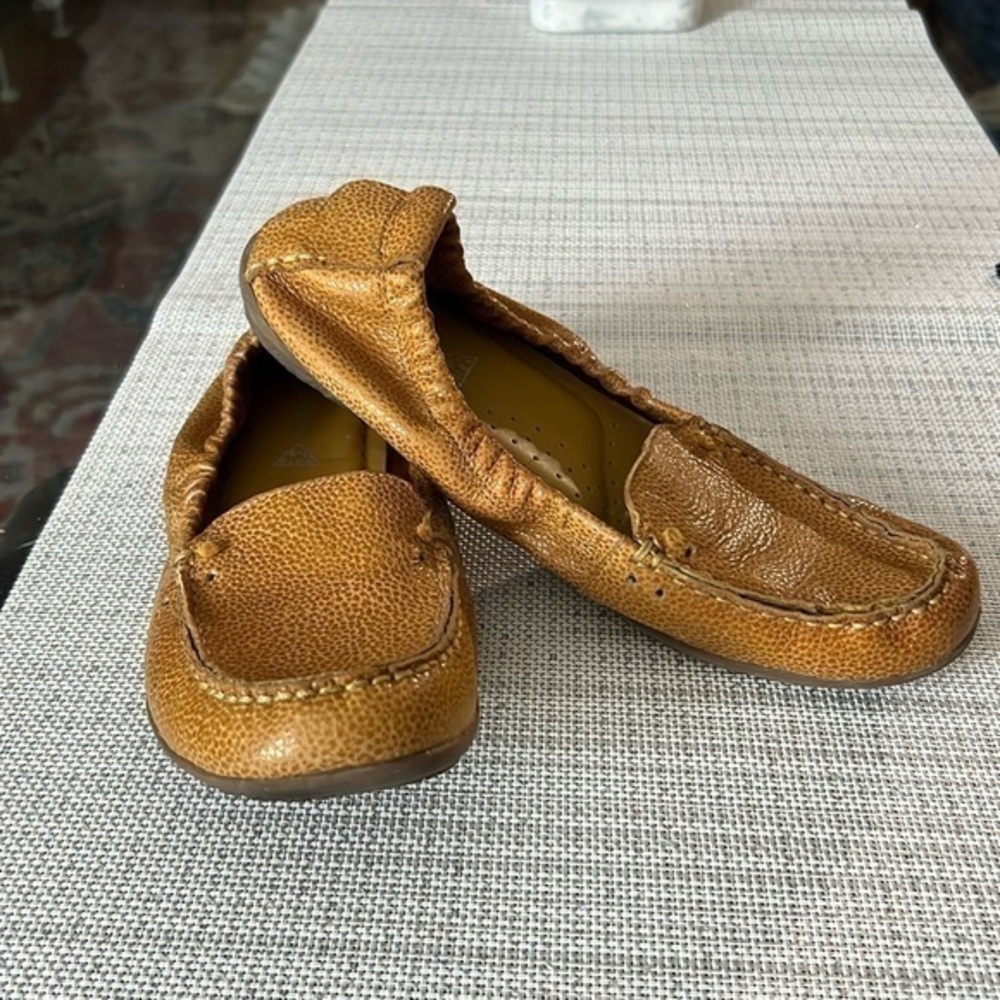 Hush Puppies Mustard Yellow Leather Moccasins size8.5